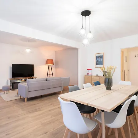 Le Monarque Apartment